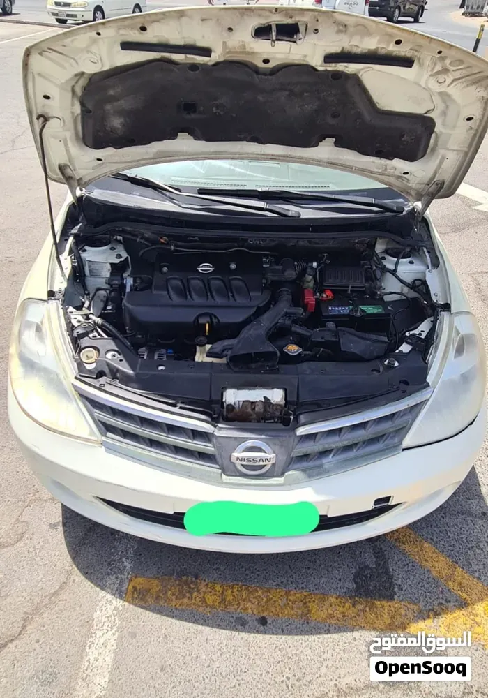 Nissan Tiida 2009 photo 4