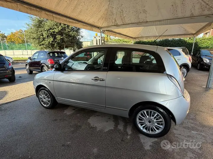 Lancia Ypsilon 2011 photo 4