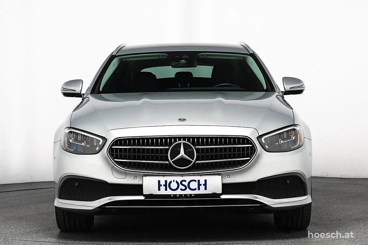 Mercedes-Benz E-Class 2022 photo 2