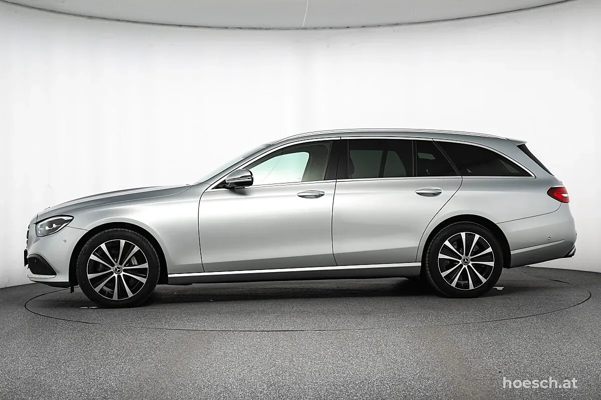 Mercedes-Benz E-Class 2022 photo 3
