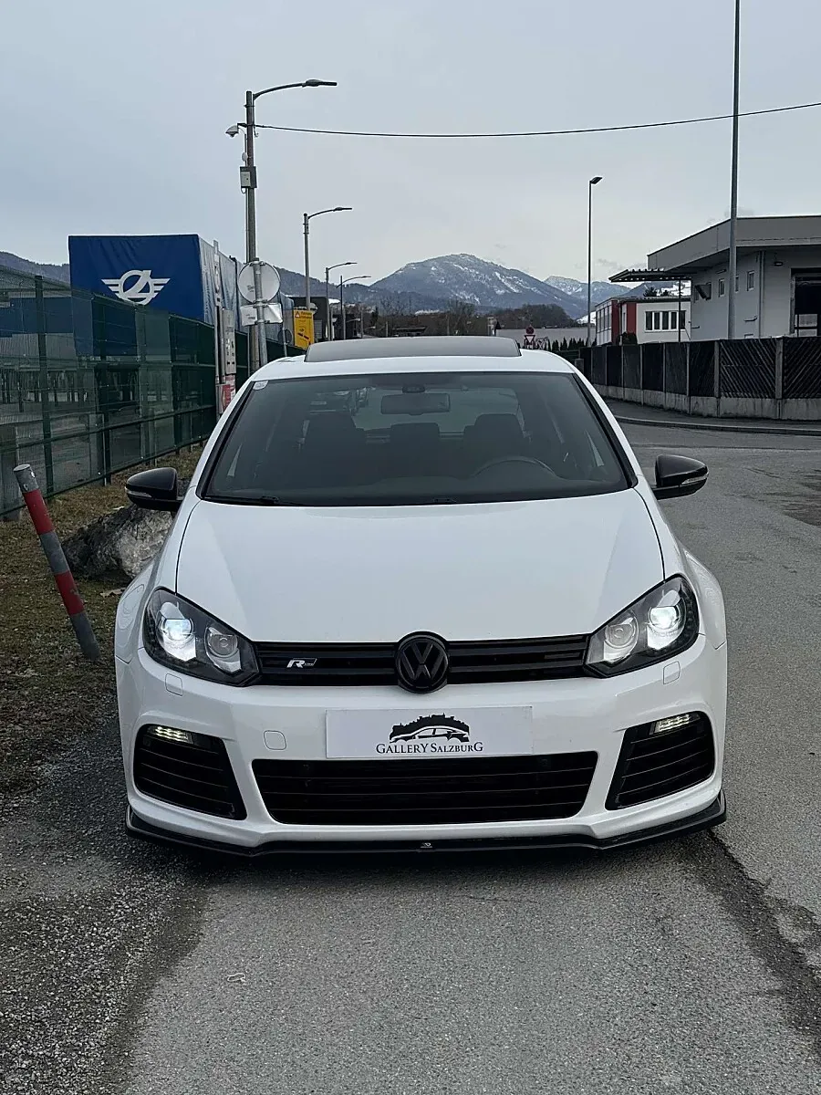 Volkswagen Golf 2011 photo 2