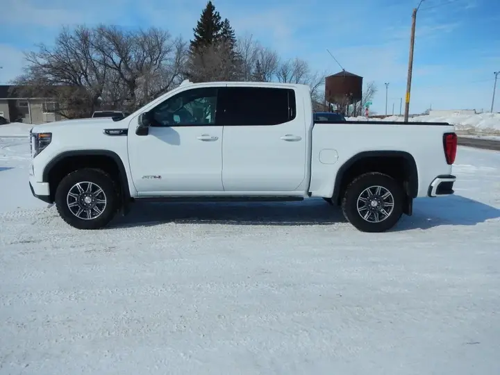 GMC Sierra 1500 2026 photo 2
