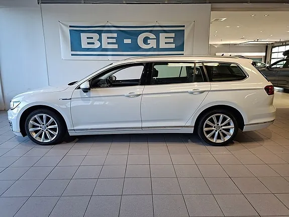 Volkswagen Passat 2018 photo 2