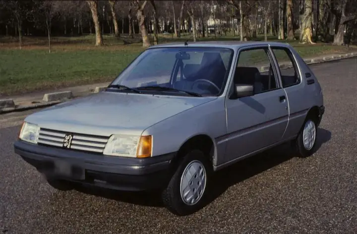 Peugeot 205