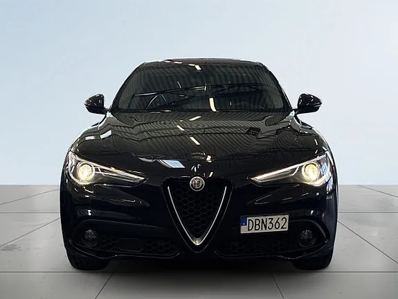Alfa Romeo Stelvio 2018 photo 2