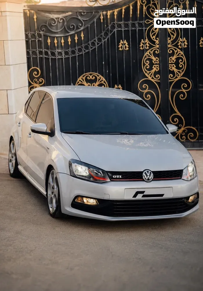 Volkswagen Polo 2011 photo 2