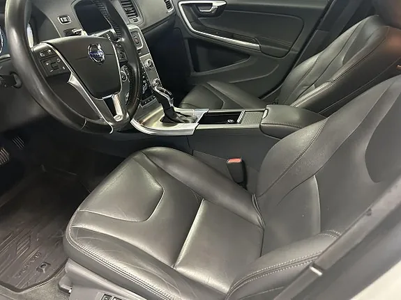 Volvo V60 Cross Country 2016 photo 5
