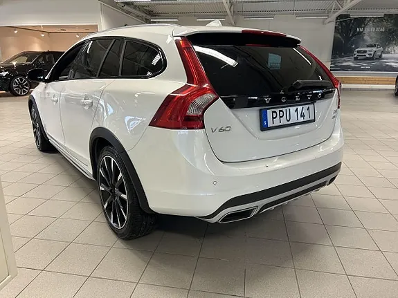Volvo V60 Cross Country 2016 photo 4