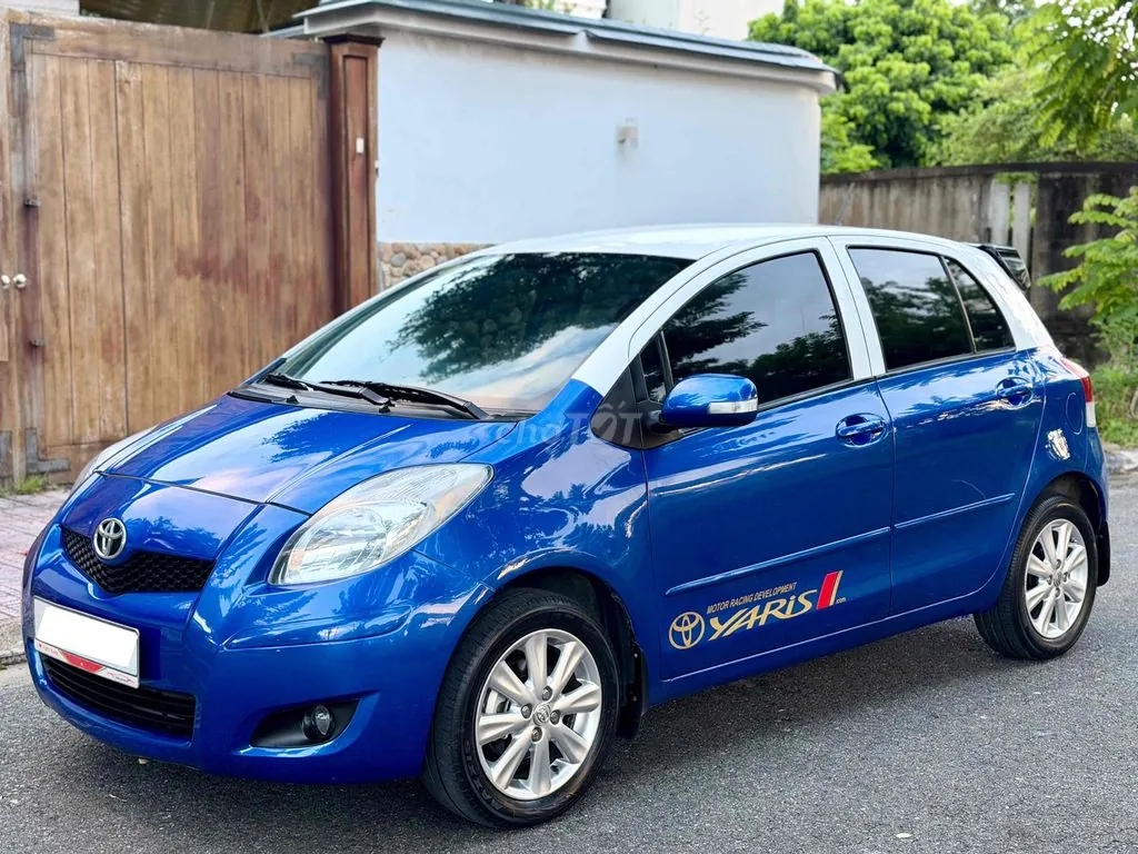 Toyota Yaris 2012 photo 3
