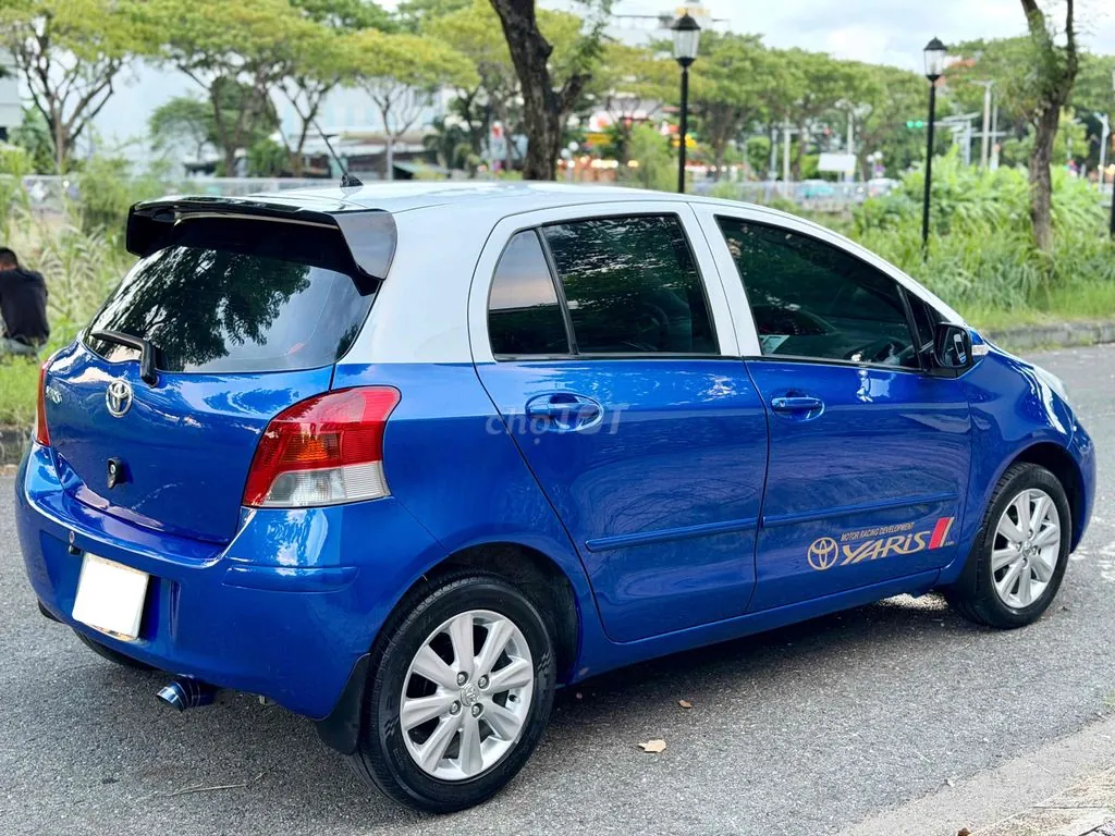 Toyota Yaris 2012 photo 4