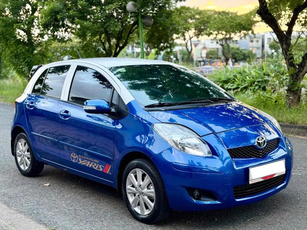 Toyota Yaris 2012 photo 2