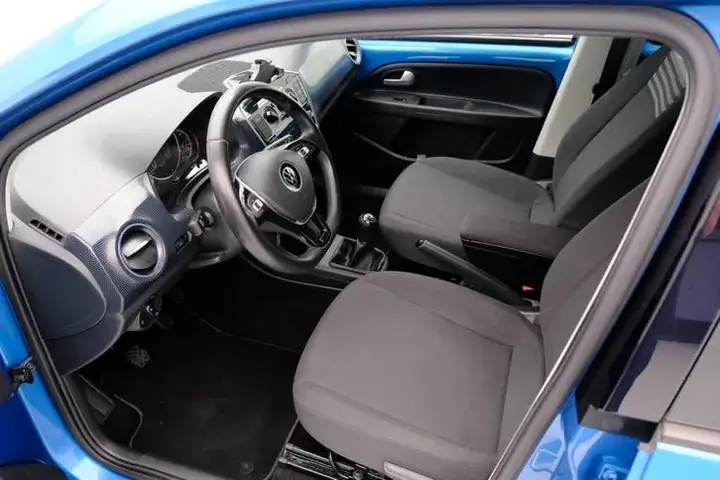 Volkswagen Up 2020 photo 2