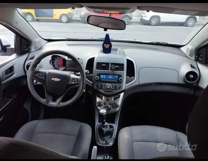 Chevrolet Aveo 2011 photo 3