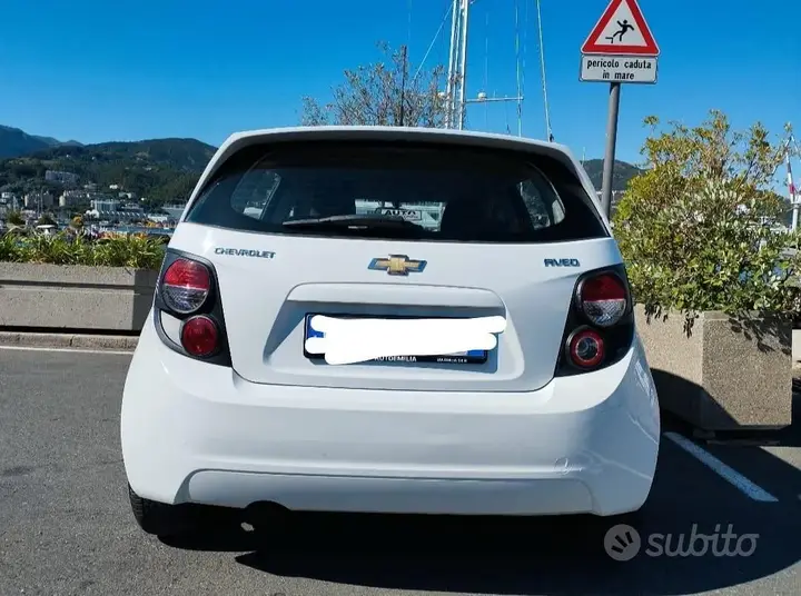 Chevrolet Aveo 2011 photo 4