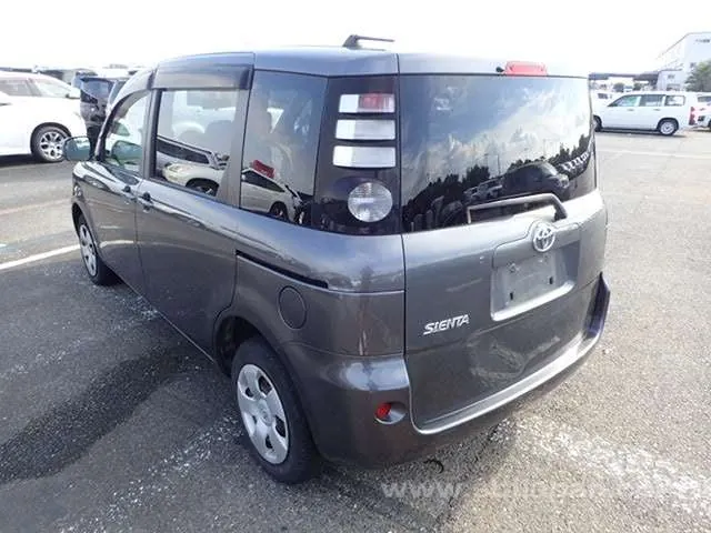 Toyota Sienta 2009 photo 3