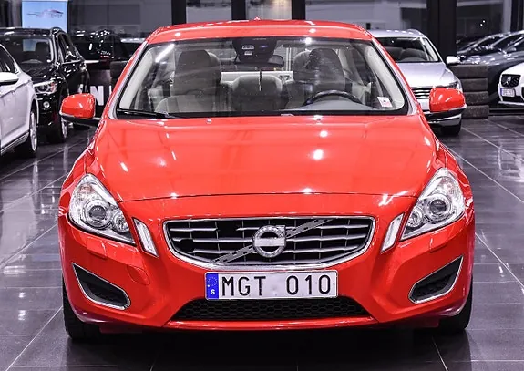 Volvo S60 2012 photo 2