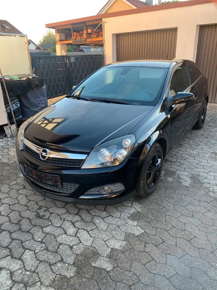 Opel Astra H Gtc