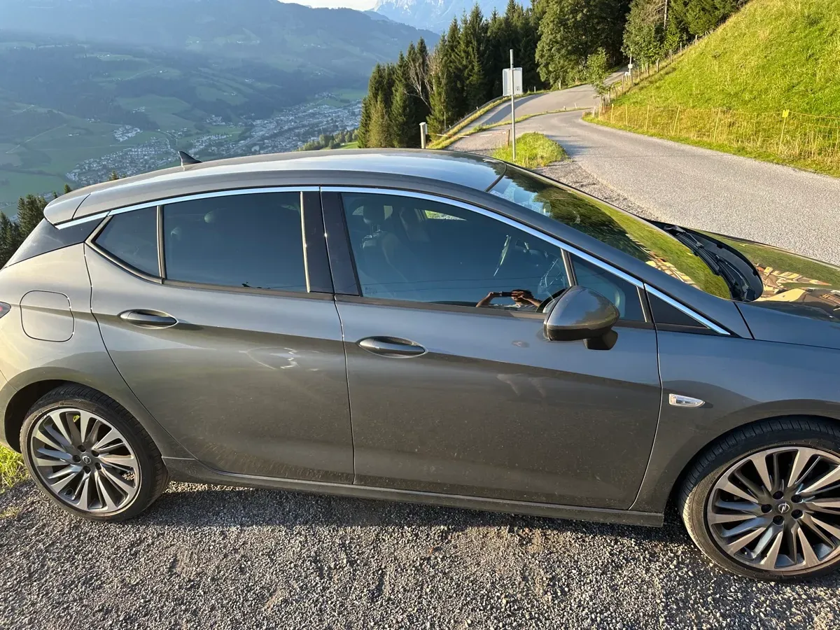 Opel Astra 2018 photo 2