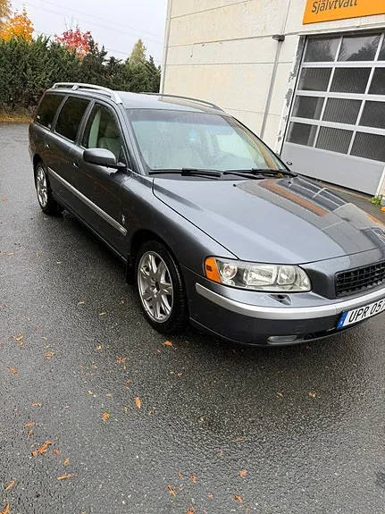 Volvo V70 2004 photo 2