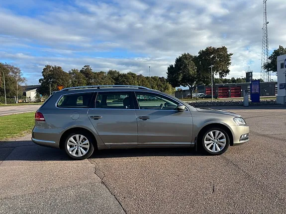 Volkswagen Passat 2012 photo 4