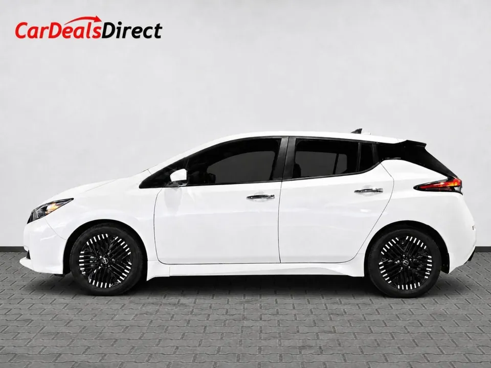 Nissan Leaf 2023 photo 3