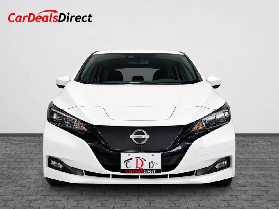 Nissan Leaf 2023 photo 2