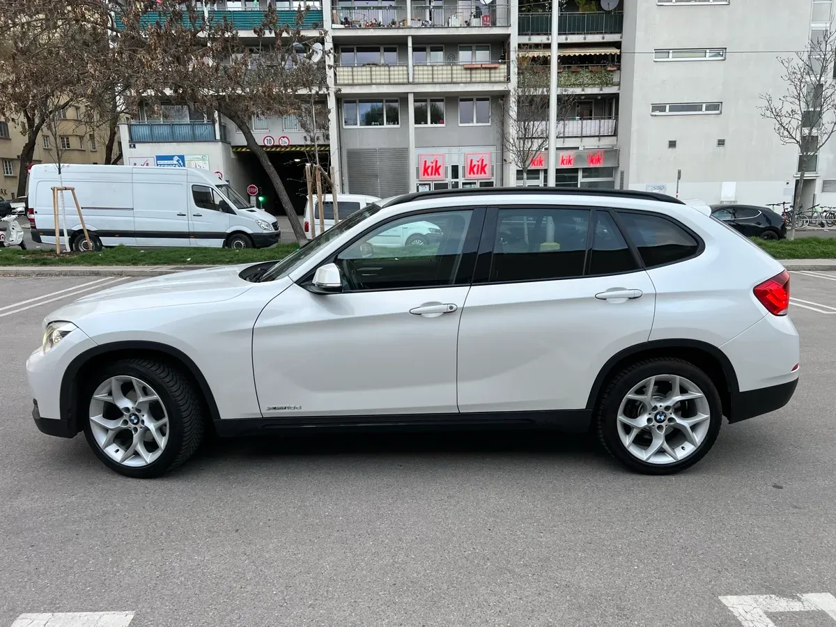 BMW X1 2012 photo 2