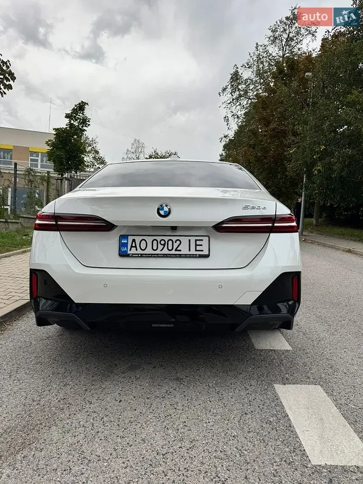 BMW 5 Series 2024 photo 4