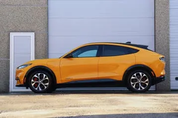 Ford Mustang Mach-E 2023 photo 3
