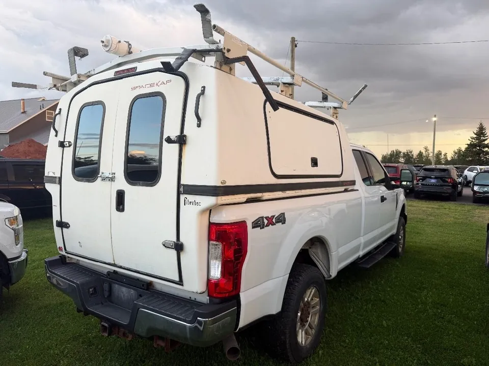 Ford Super Duty F-250 2018 photo 3
