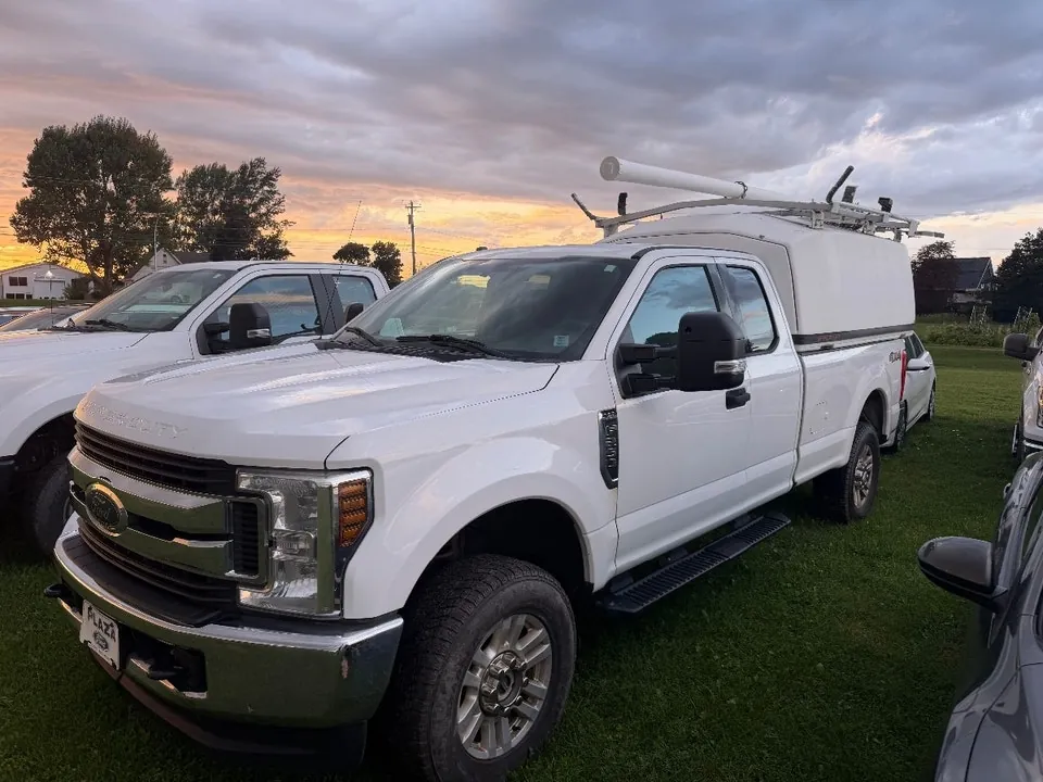Ford Super Duty F-250 2018 photo 2