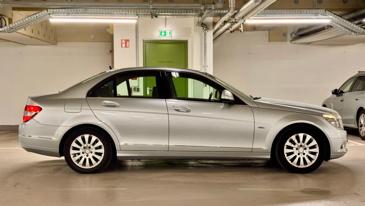 Mercedes-Benz C-Class 2008 photo 2