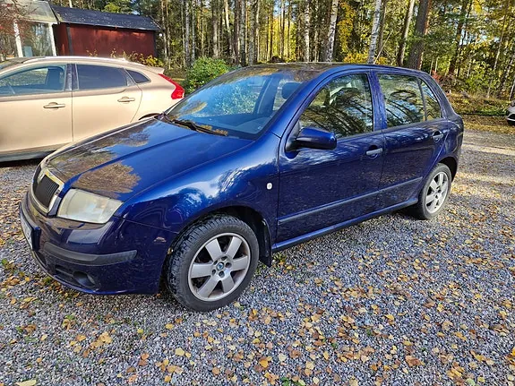 Skoda Fabia 2006 photo 2