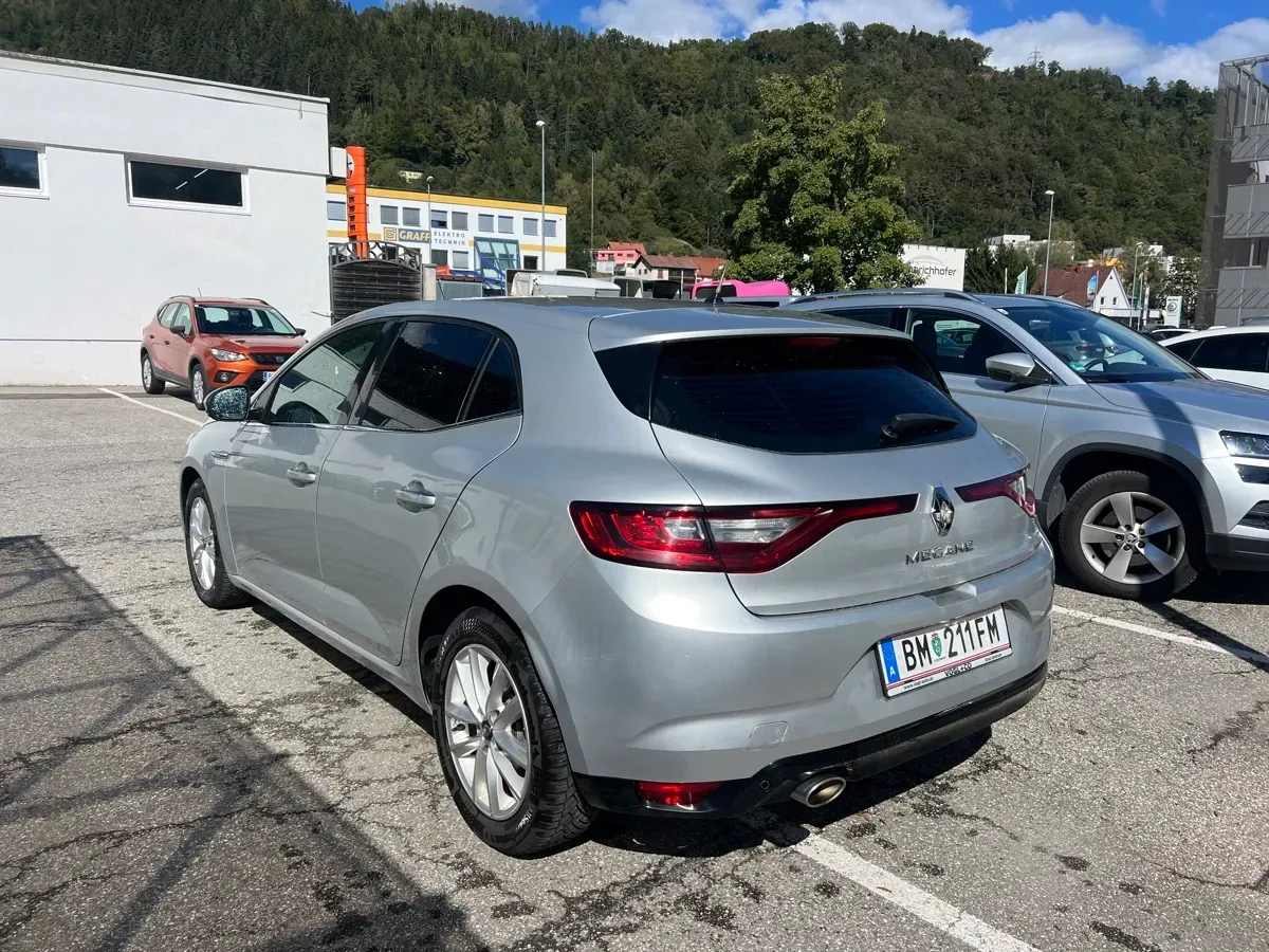 Renault Megane 2019 photo 2