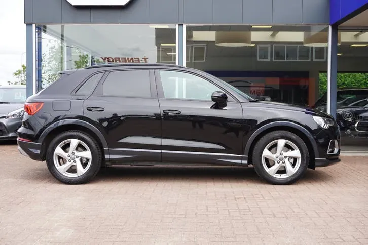 Audi Q3 2019 photo 3