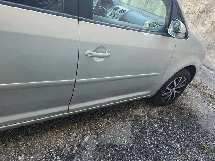 Volkswagen Touran 2008 photo 3