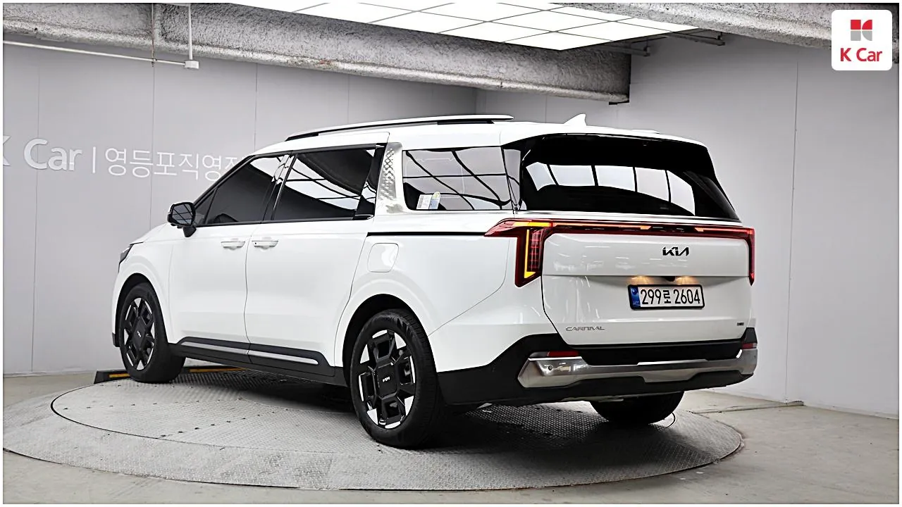 Kia New Carnival Hybrid 4Th Generation 2025 photo 2