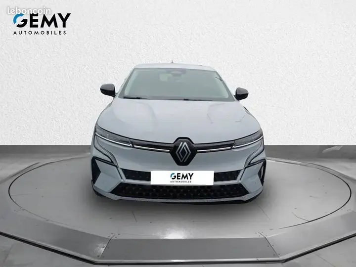 Renault Megane 2023 photo 2