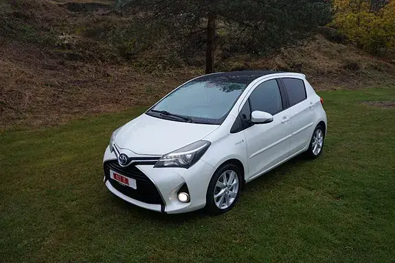Toyota Yaris 2015 photo 2