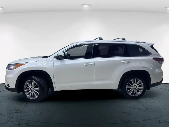 Toyota Highlander 2015 photo 2