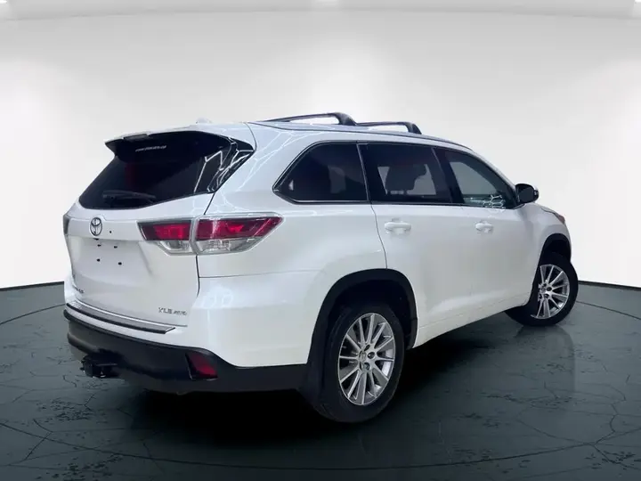 Toyota Highlander 2015 photo 3