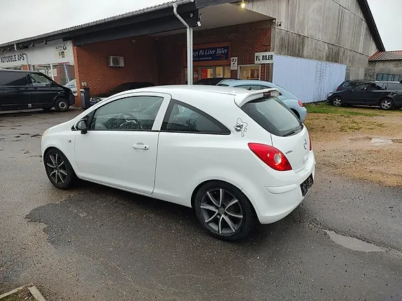 Opel Corsa 2010 photo 4