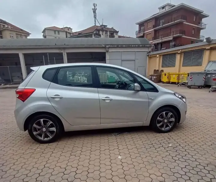 Hyundai I20 2015 photo 3