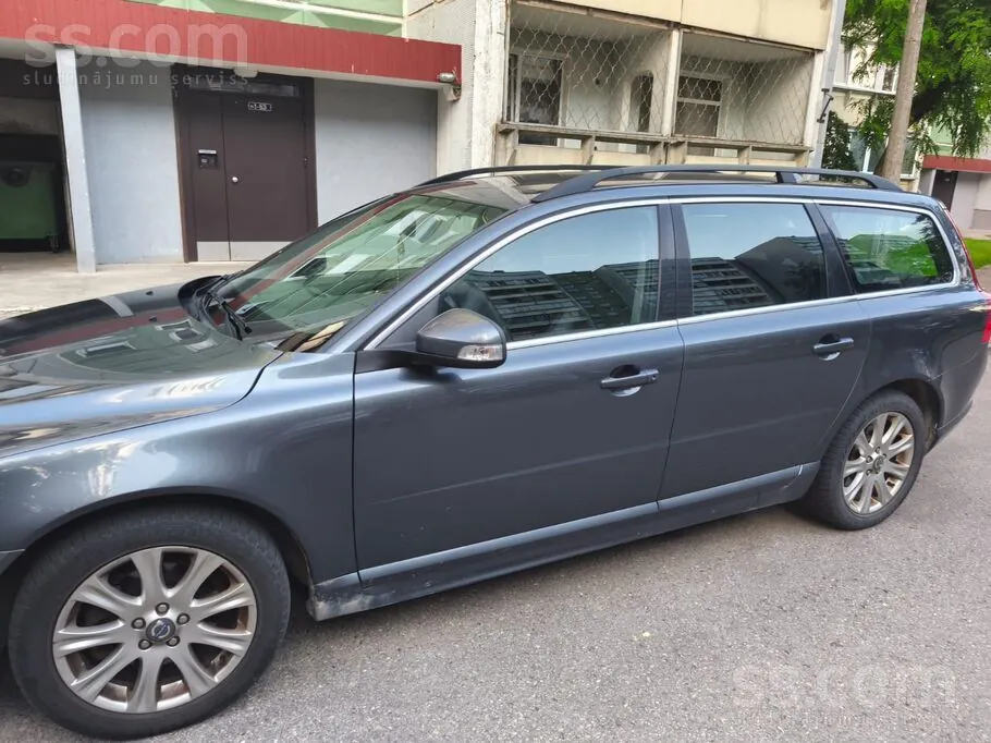 Volvo V70 2010 photo 3