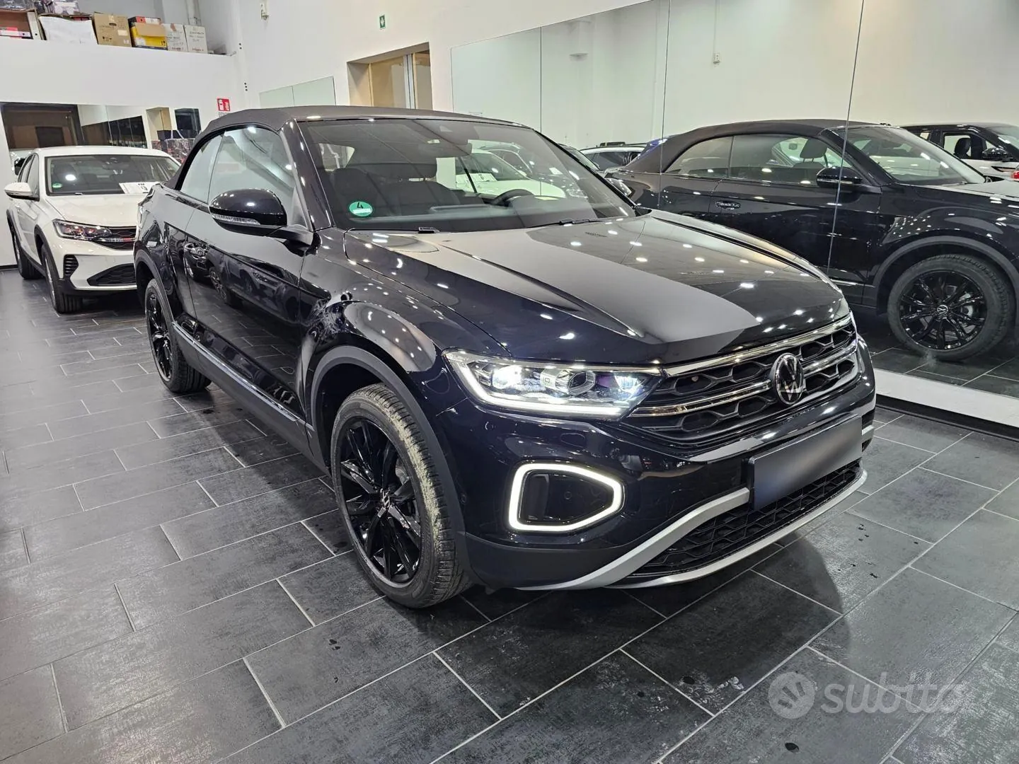 Volkswagen T-Roc 2023 photo 2