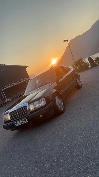 Mercedes-Benz 230 E 1987 photo 2