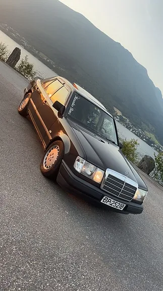Mercedes-Benz 230 E