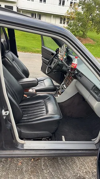 Mercedes-Benz 230 E 1987 photo 3
