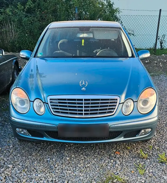 Mercedes-Benz E 220