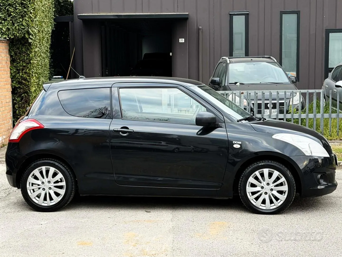 Suzuki Swift 2012 photo 4